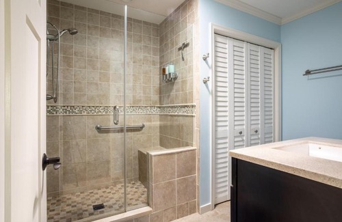 Luray Casa | Mountain Meadow Cottage w/ Hot tub