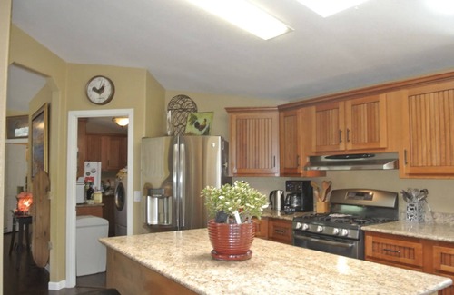 Payson Casa | Mountain Meadows - 3 Bd 2 Ba home - Private Deck, Jacuzzi, Pets Welcome!