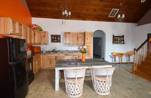 Berkeley Springs Apartamento | Mountain Meltdown - Pet Friendly | Wifi | Fire Pit | Fountain | Porch