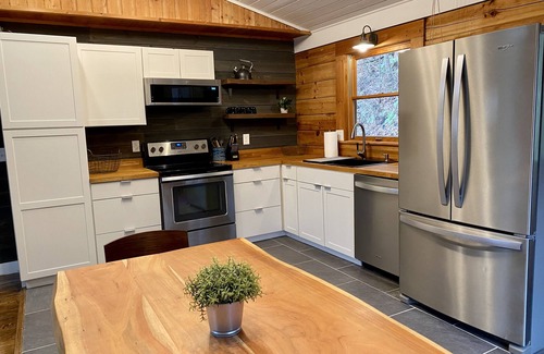 Sylva Cabina | Mountain Modern Cabin minutes from WCU, Sylva, & the Tuckaseegee River