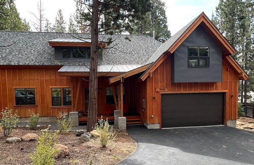 Kings Beach Casa | Mountain modern home close to ski resorts and beaches!