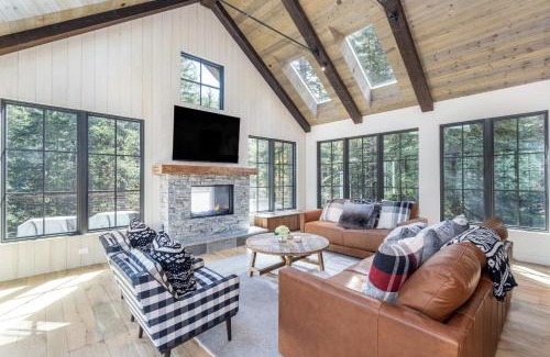 Mountain Village Chalet De Esquí | Mountain Modern Rustic by Exceptional Stays