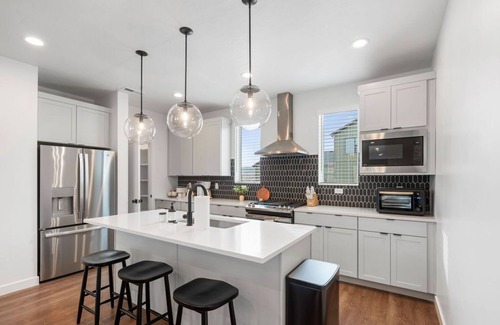 Mountain Green Casa | Mountain Modern home with cozy furnishings. Free EV Wall Charger.