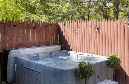 Pocono Summit Casa | Mountain Oasis Hot Tub Game Room Fire Pit
