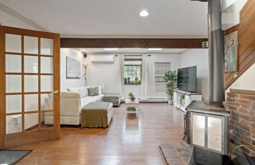 Pocono Summit Casa | Mountain Oasis Hot Tub Game Room Fire Pit