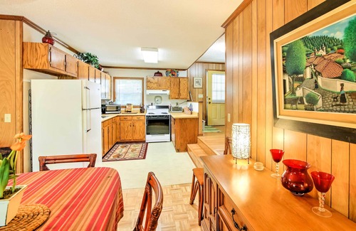 Mountain Rest Cabaña | Lakefront Mountain Rest Cottage w / chimenea de gas!