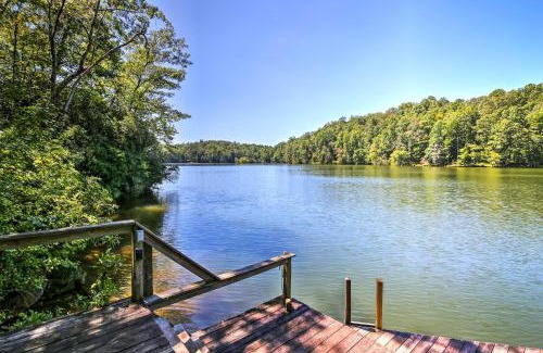 Mountain Rest Casa | Mountain Rest Cottage with Gas Fireplace!