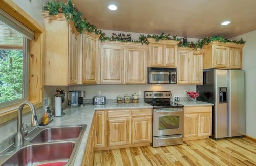 Meadow View Heights Cabina | Mountain retreat in Duck Creek. Prime location.