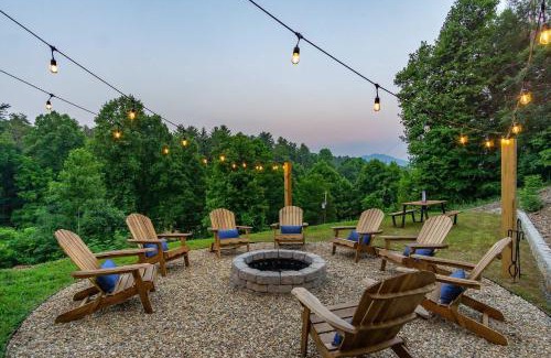 Mars Hill Casa | Mountain Retreat Game Rm Hot Tub FirePit Mtn Views