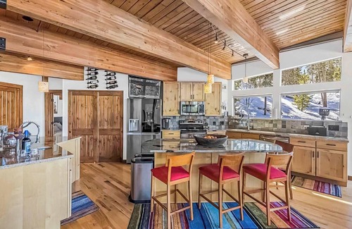 Forest Hills Casa | Mountain Retreat in Breckenridge