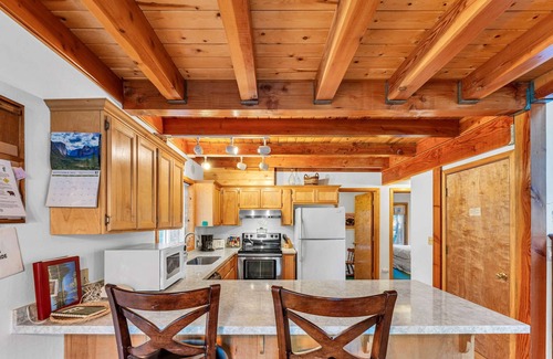 Serene Lakes Casa | Mountain Retreat Near Ski Resorts and Lake