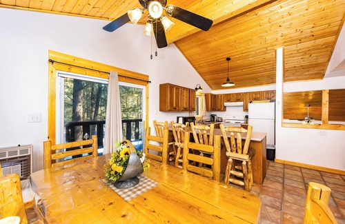 Angel Fire Cabina | Mountain retreat, nestled in the woods just a short drive from the ski resort.