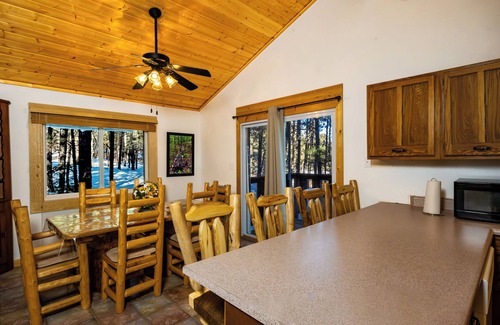 Angel Fire Cabina | Mountain retreat, nestled in the woods just a short drive from the ski resort.