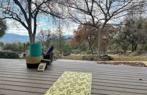 Mariposa Casa | Mountain retreat - stargazing, sunsets, hot tub, pool table, Yosemite, Bass Lake