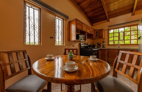 Pacayas Casa | Mountain retreat with virgin forest views, ideal for rest or remote work