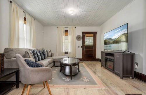 Rowlesburg Casa | Mountain Serene Views and Creek-side Charm - Pet friendly