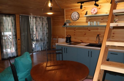 Stepantsminda Chalet De Esquí | Mountain Serenity at cozy, Kazbegi Chalet