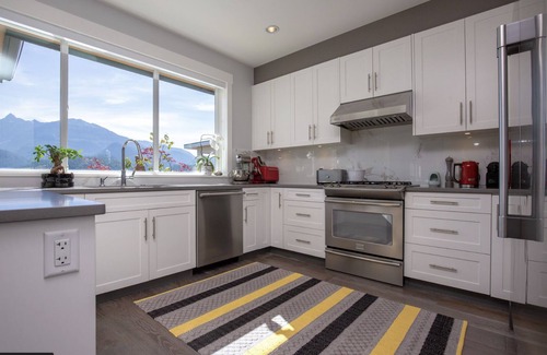 Garibaldi Highlands Casa | Mountain Serenity Meets Luxury