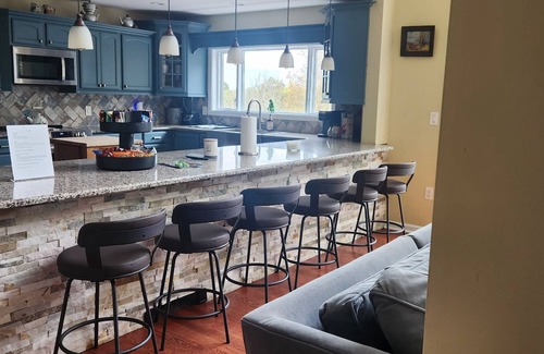 Lambertville Casa | Mountain side house with game room, hot tub, firepit 1 mile from Lambertville