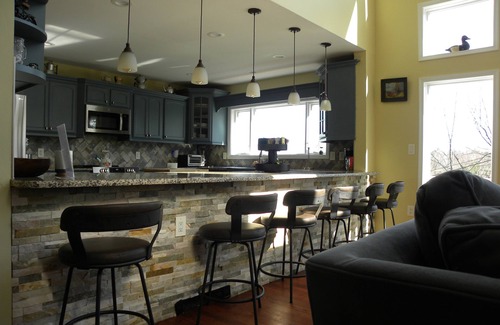 Lambertville Casa | Mountain side house with game room, hot tub, firepit 1 mile from Lambertville