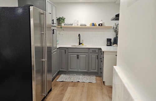 West Kelowna Estates Apartamento | Mountain Side Studio Nesstled in Rosevalley Park lots of hiking & wineries.