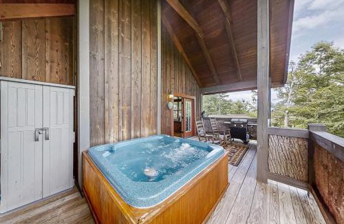 Wears Valley Casa | Mountain Solitude Cabin