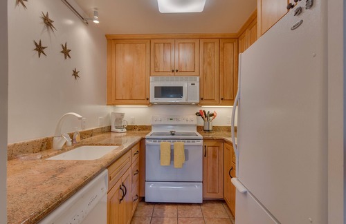 Carnelian Woods Casa | Canción de la montaña: 1 dormitorio, 1. 5 BA Casa adosada en Carnelian Bay, capacidad para 4