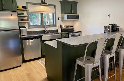 Davis Casa | Mountain State Escape Perfect Location