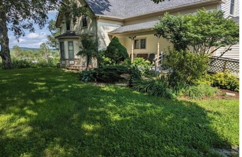 Bucksport Casa | Mountain Sunrise Views at The Narramissic Manor House