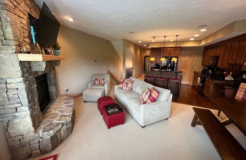 Champion Casa | Mountain top spacious townhome in 7 Springs Southwind