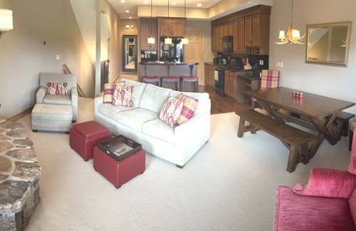 Champion Casa | Mountain top spacious townhome in 7 Springs Southwind