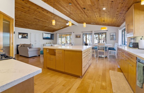 Three Rivers Casa | MOUNTAIN TOP WITH 4 ACRES AND SPECTACULAR VIEWS WITH HOT TUB