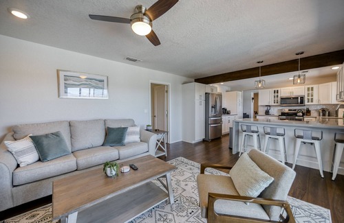 Midway Casa | Mountain Trio :: !VIEWS! Heated Pool & Spacious!