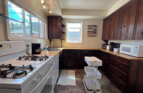 Idaho Springs Casa | Mountain View - 1 Bedroom, or 2, Lots of Light, Quiet, Walk to Town