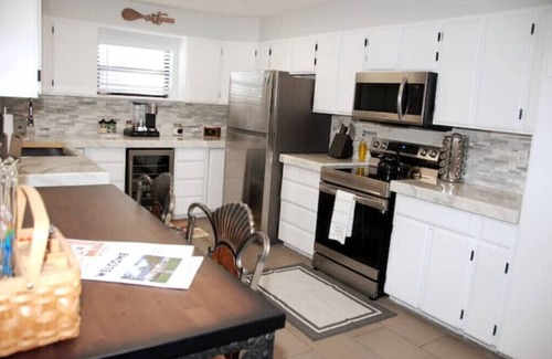 Englewood Casa | Mountain View 3 Bed - 2 Bath Freshly Remodeled