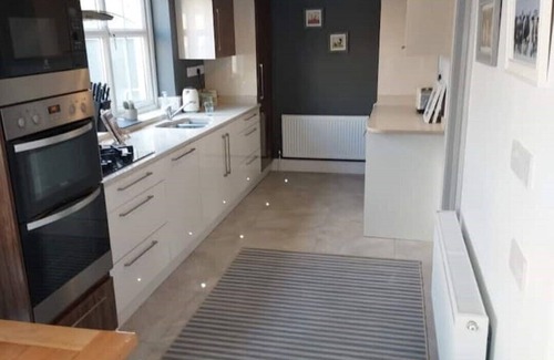 Keadue Casa | Mountain view 3bed home on west coast of Ireland. 5km outside Ballina Co. Mayo