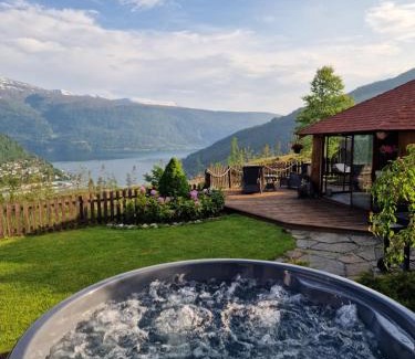 Stryn Apartamento | Mountain View Apartment