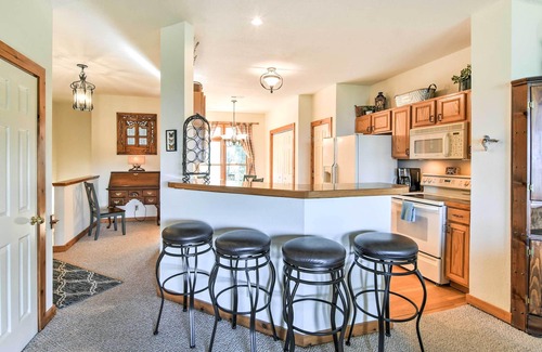 Mountain Air Condominio | Mountaintop Home w / Vistas, 36 millas a Asheville!
