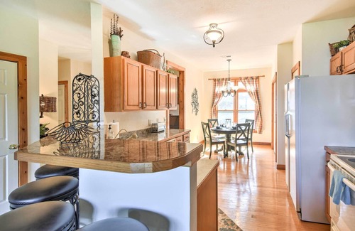 Mountain Air Condominio | Mountaintop Home w / Vistas, 36 millas a Asheville!