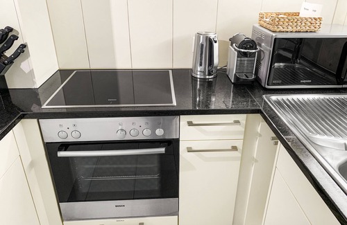 Zug Apartamento | Mountain View Business Apartment, Fiber, Netflix