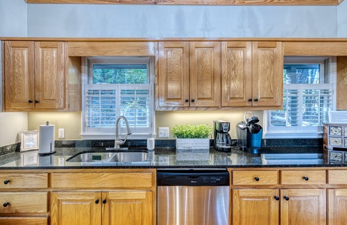 Big Canoe Casa | Mountain View Cabin All Suites+Hot Tub+Firepit+Game Room+Karaoke+EV Charger