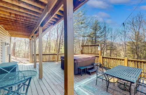 Cherry Log Cabina | Mountain view cabin with game tables, large deck, hot tub, fireplace, & AC