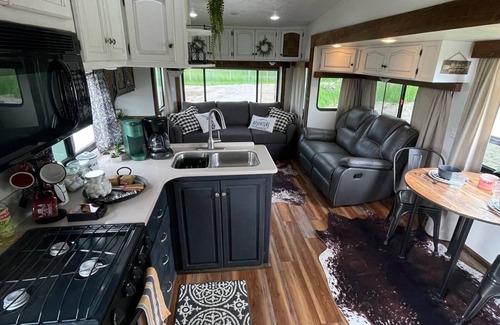 Ovando Casa | Mountain View Camp in the beautiful Blackfoot Valley of Montana.