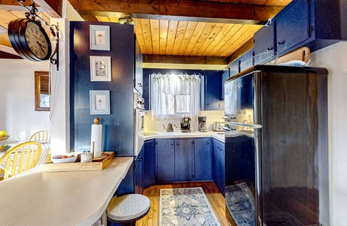 Whitefield Casa | Mountain-view cottage with inviting deck, fireplace & washer/dryer
