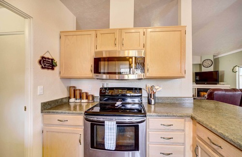 Prescott Casa | Mountain-View Deck: Pet-Friendly Home in Prescott