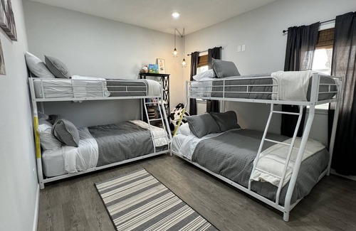Mountain View Otro | Mountain View Farmhouse, fully renovated to include all the modern needs