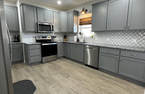 Mountain View Otro | Mountain View Farmhouse, fully renovated to include all the modern needs