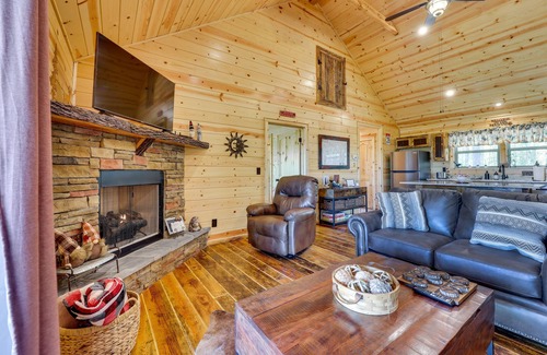 Murphy Cabina | Mountain View & Fire Pit: Updated Murphy Cabin!