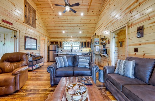 Murphy Cabina | Mountain View & Fire Pit: Updated Murphy Cabin!