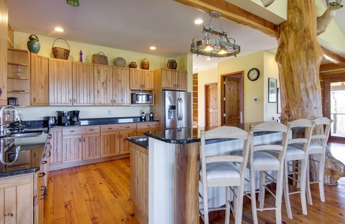 Marshall Casa | Mountain View & Fire Pit: Rustic Marshall Getaway!